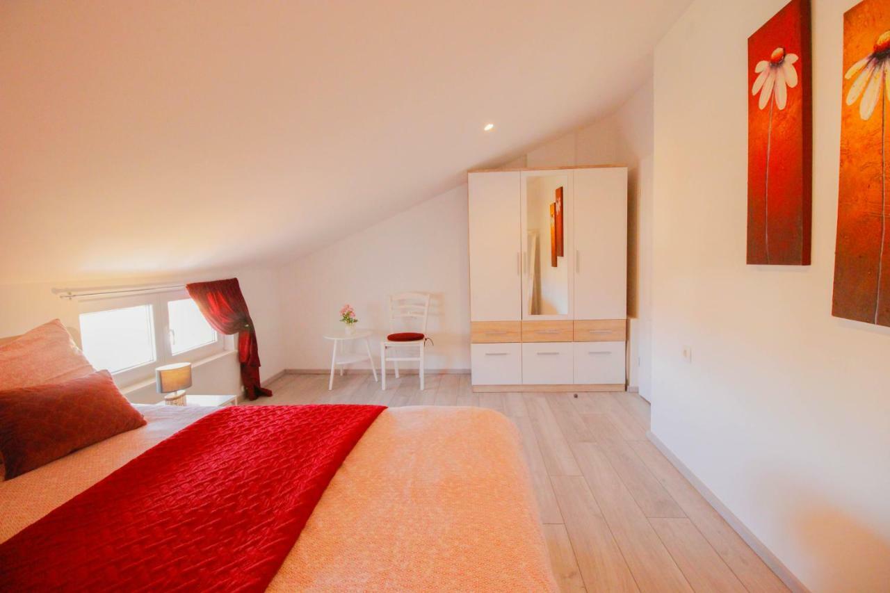 Studio Apartman Sky โรวีน ภายนอก รูปภาพ