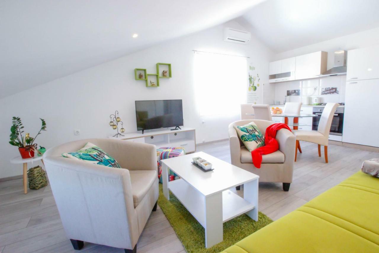 Studio Apartman Sky โรวีน ภายนอก รูปภาพ