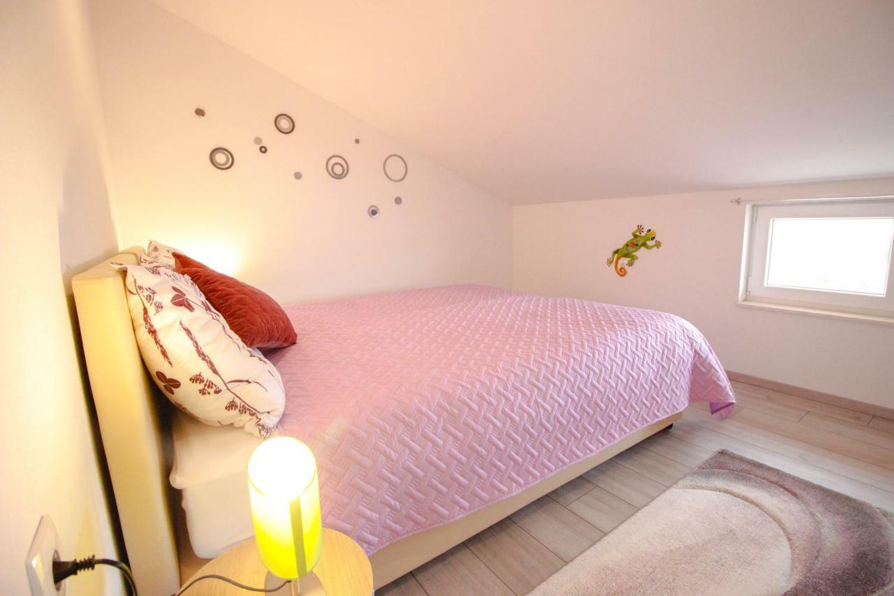 Studio Apartman Sky โรวีน ภายนอก รูปภาพ