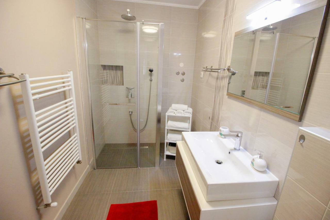 Studio Apartman Sky โรวีน ภายนอก รูปภาพ