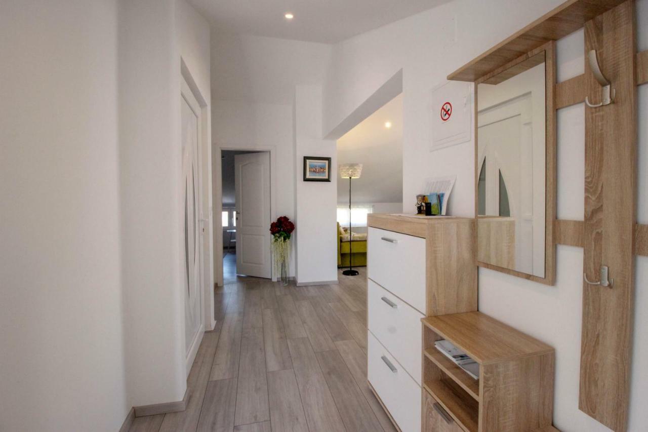 Studio Apartman Sky โรวีน ภายนอก รูปภาพ
