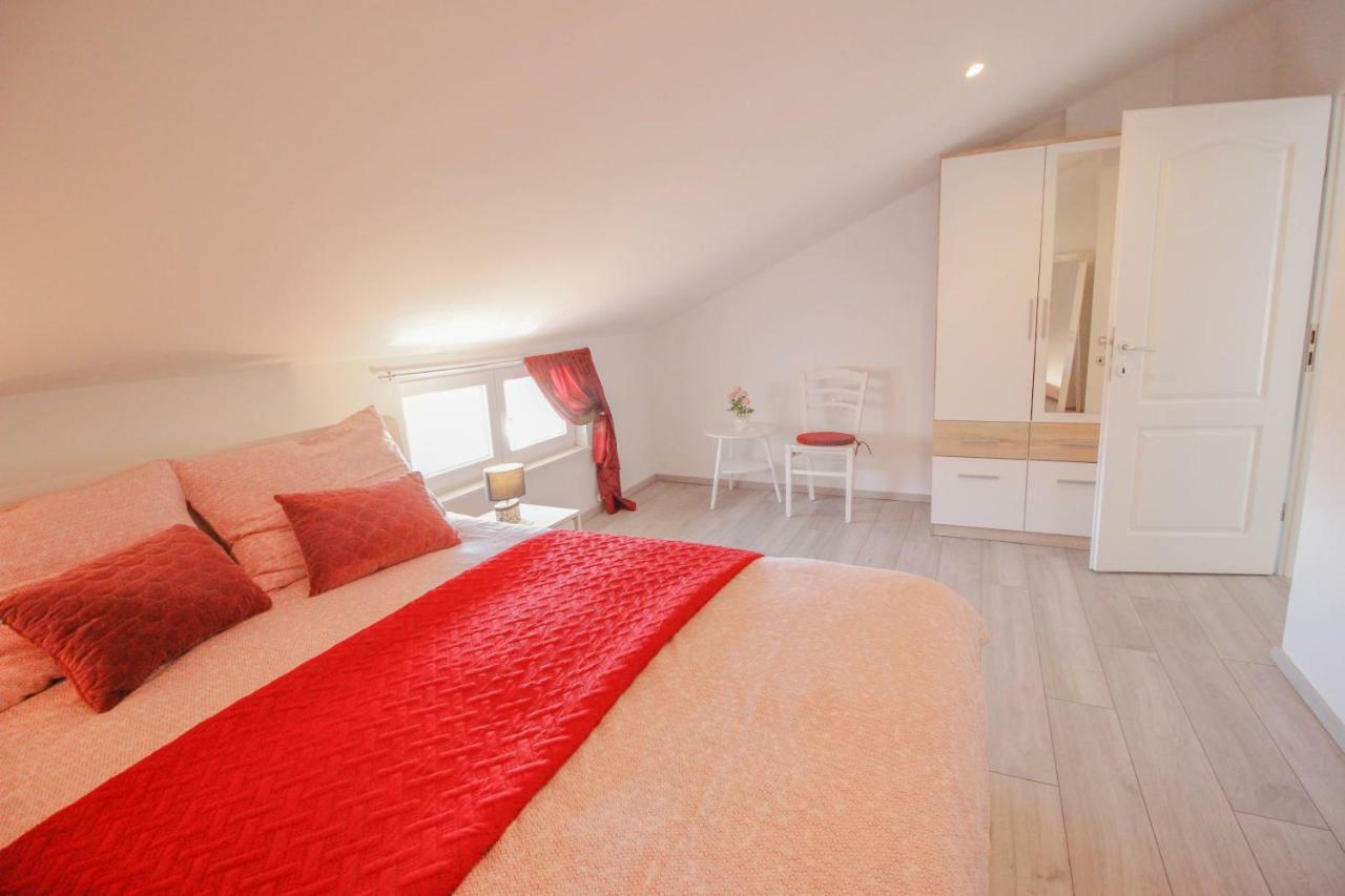Studio Apartman Sky โรวีน ภายนอก รูปภาพ
